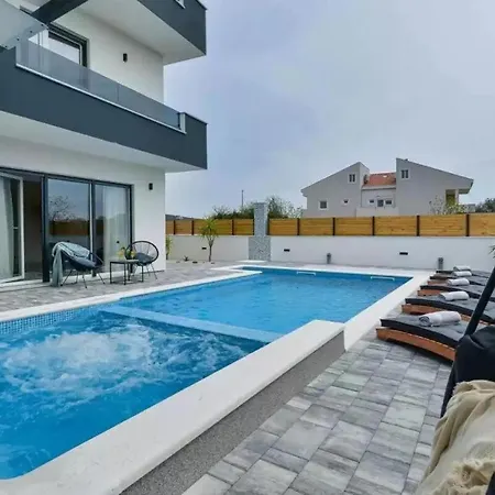 別荘 In With Sea View, Balcony, Air Conditioning, Wifi 5201-1 *