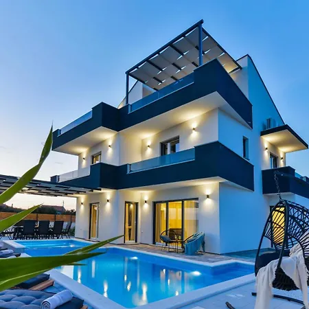 In With Sea View, Balcony, Air Conditioning, Wifi 5201-1 *