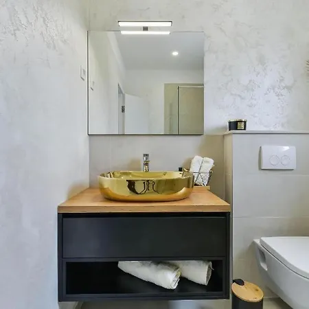 別荘 In With Sea View, Balcony, Air Conditioning, Wifi 5201-1 *