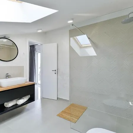 In With Sea View, Balcony, Air Conditioning, Wifi 5201-1