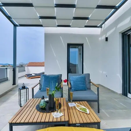 別荘 In With Sea View, Balcony, Air Conditioning, Wifi 5201-1 ビビニェ