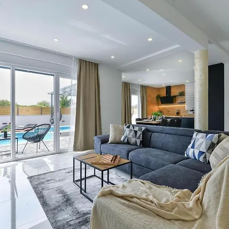 別荘 In With Sea View, Balcony, Air Conditioning, Wifi 5201-1 ビビニェ
